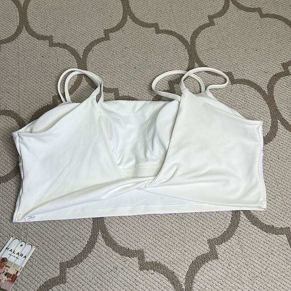 Halara White Double Straps Backless Twisted Workout Plus Size Cropped Tank Top - Picture 6 of 11